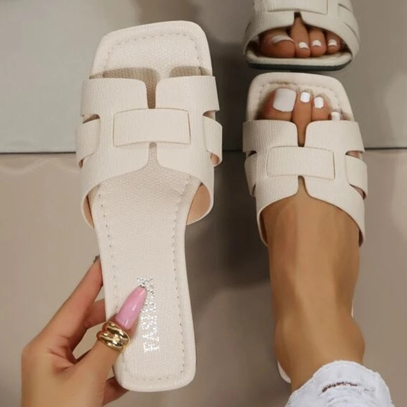 Juliene | Verwen je voeten met deze trendy en comfortabele zomerschoenen.